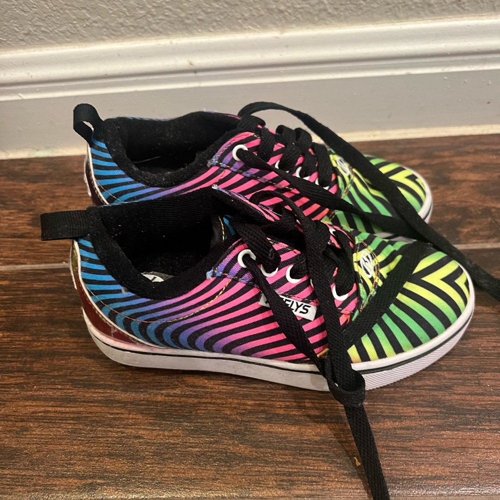 Girls Heelys size 1